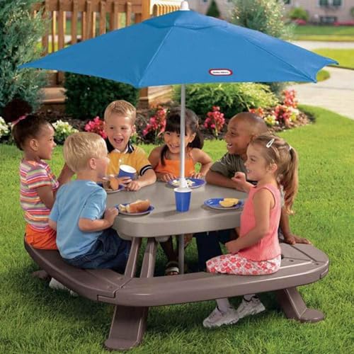 Brown Picnic Table with Market Umbrella F657