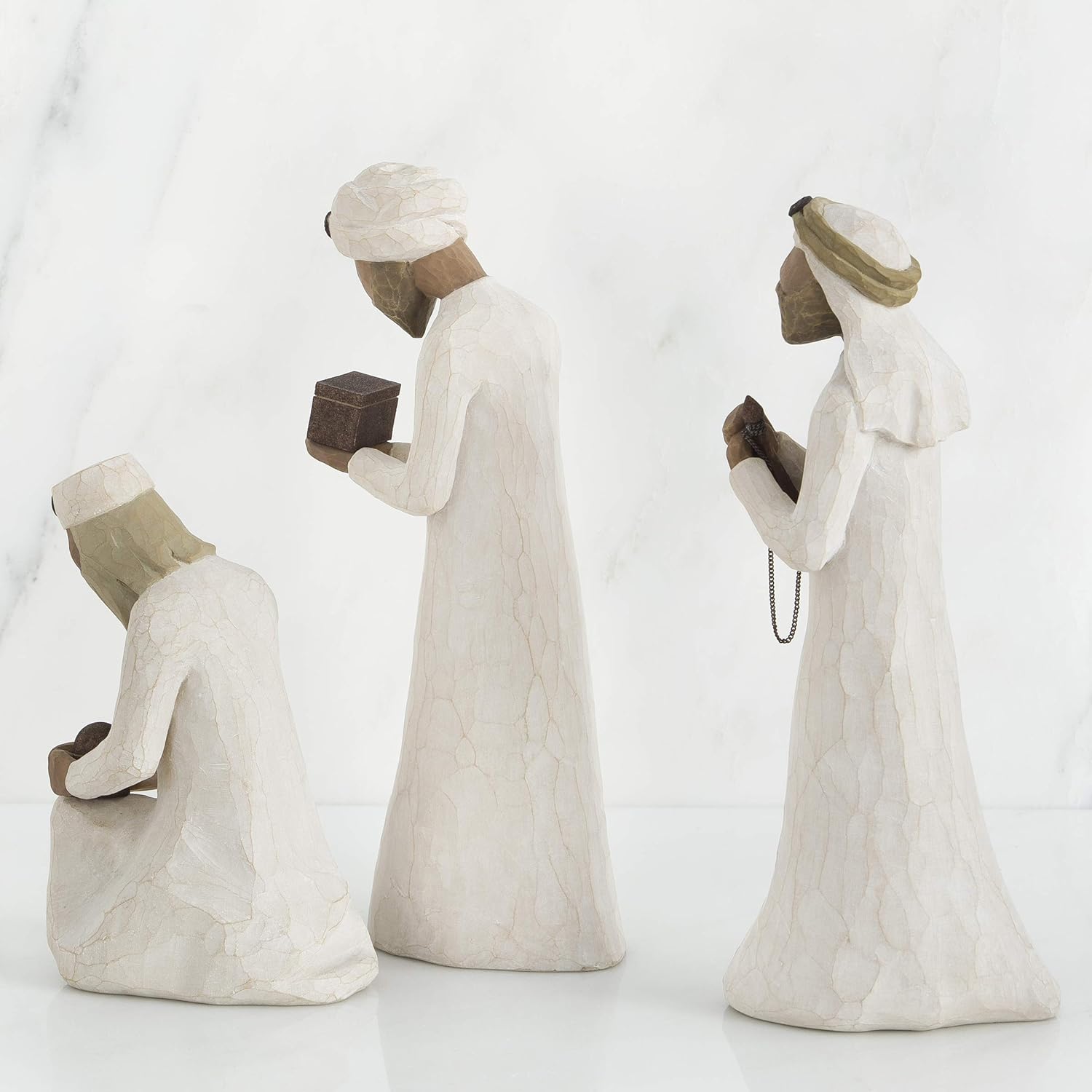 Set of 3 Walking, Bowing, Kneeling Figures G890039
