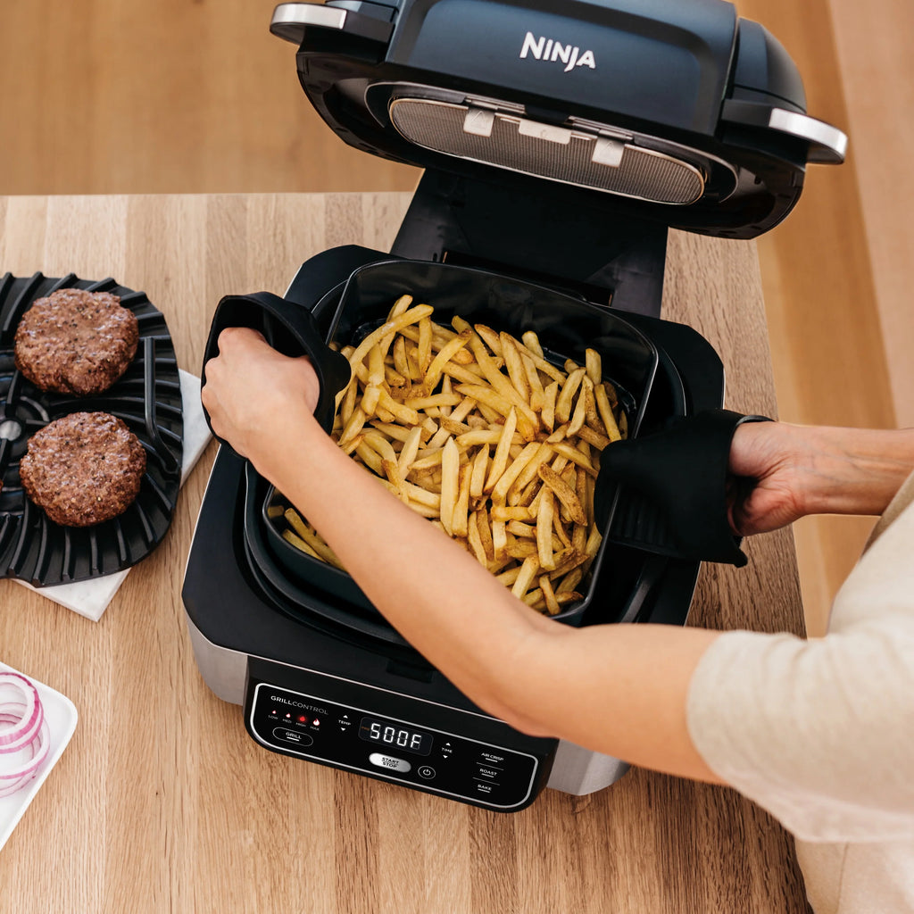 Black Indoor Grill with 4-qt Air Fryer C223432