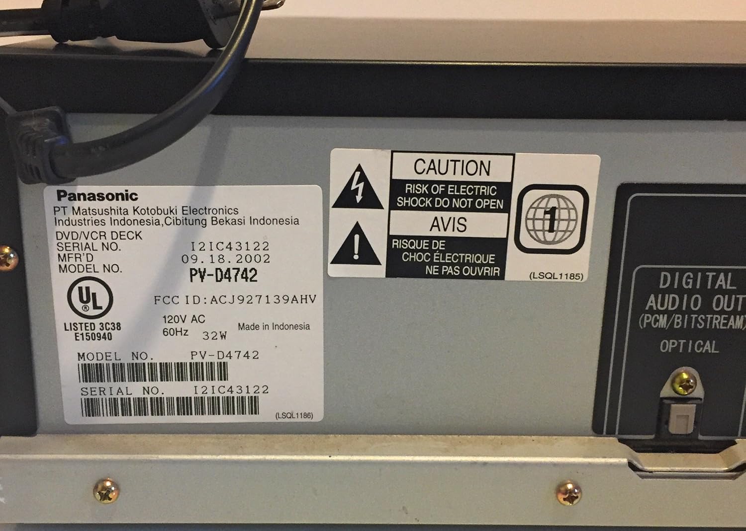 Black DVD-VCR Combo G9448
