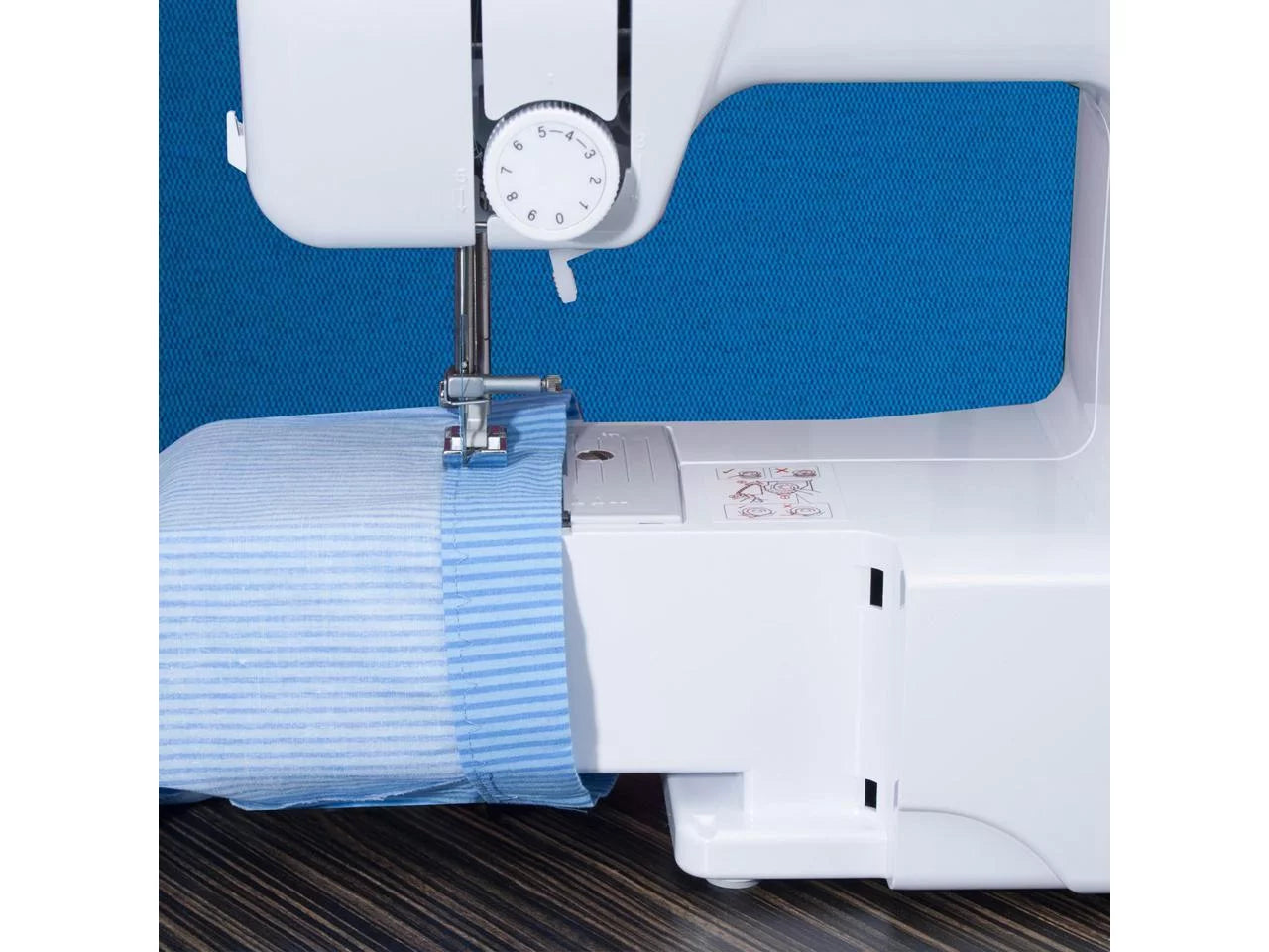 14-Stitch Sewing Machine P651