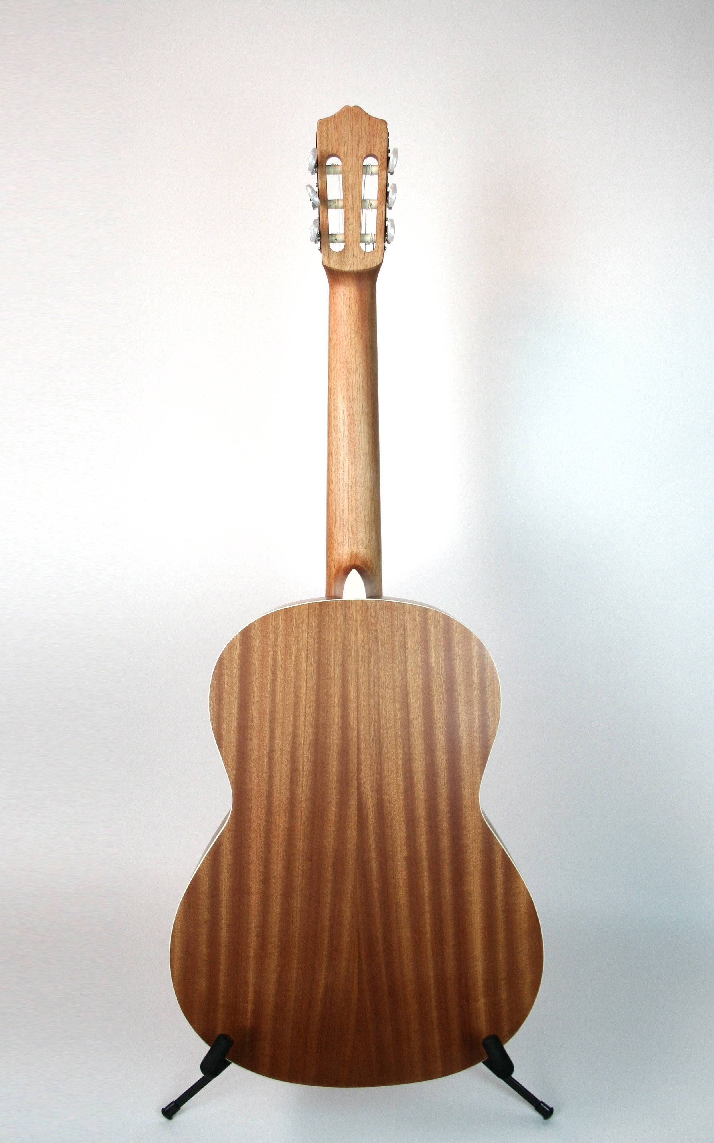 Coral Classical Guitar V3559