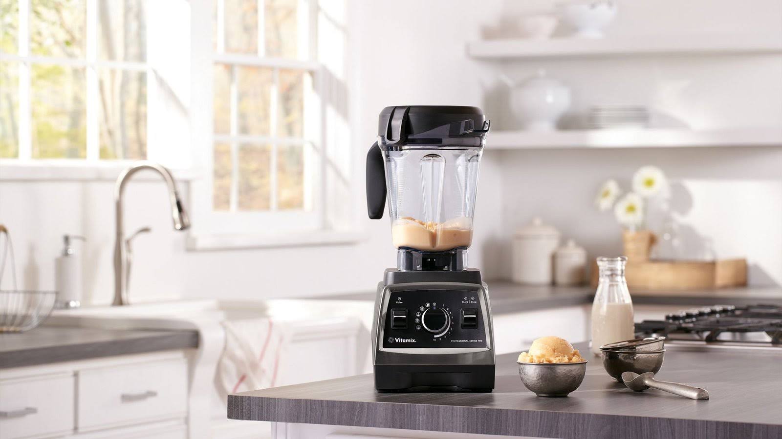 Brushed Stainless Metal Finish Blender O755