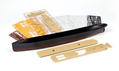1/400 Scale Plastic Titanic Kit C736191