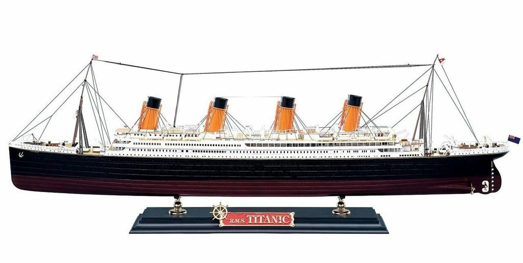 1/400 Scale Plastic Titanic Kit C736191