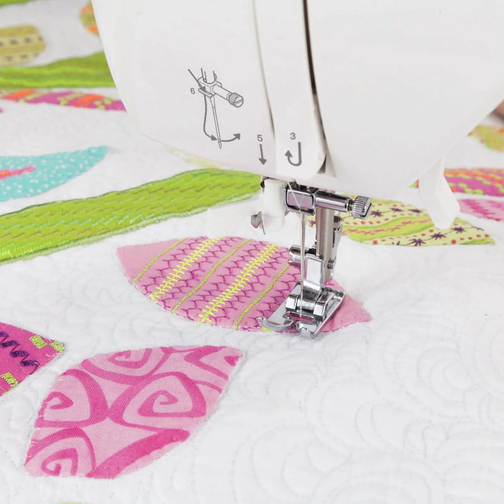 Sewing Machine with Extension Table and Hard Cover R3913