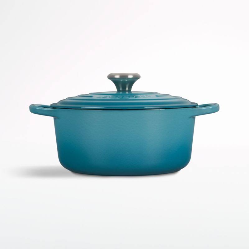 4.5-Quart Cast Iron Round Dutch Oven U974