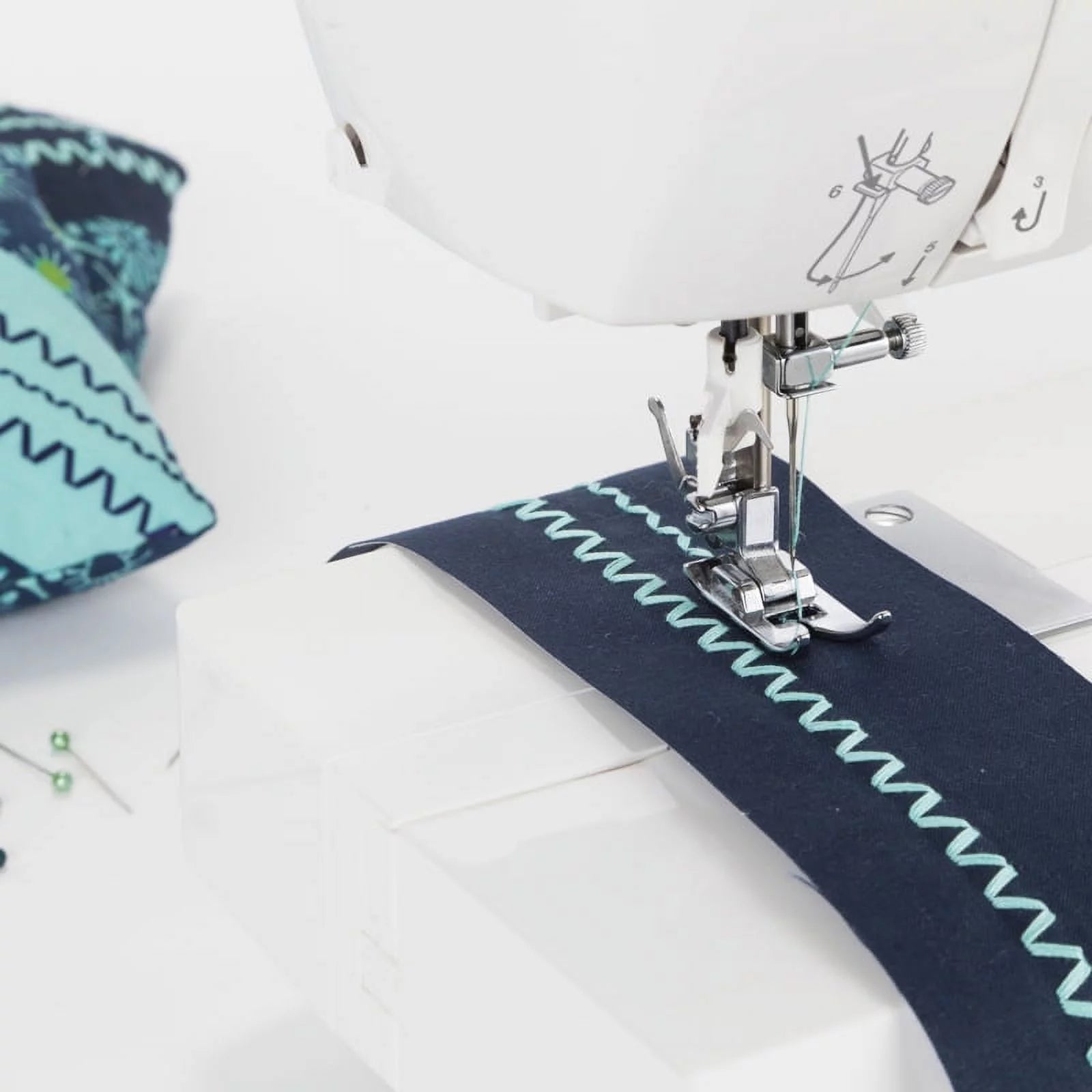 Sewing Machine with Extension Table and Hard Cover R3913