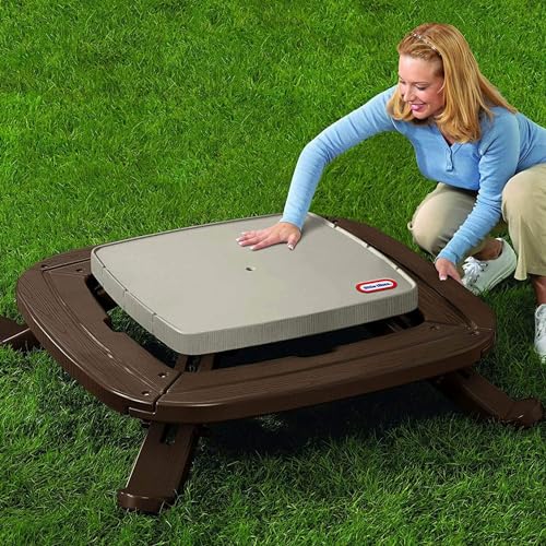 Brown Picnic Table with Market Umbrella F657